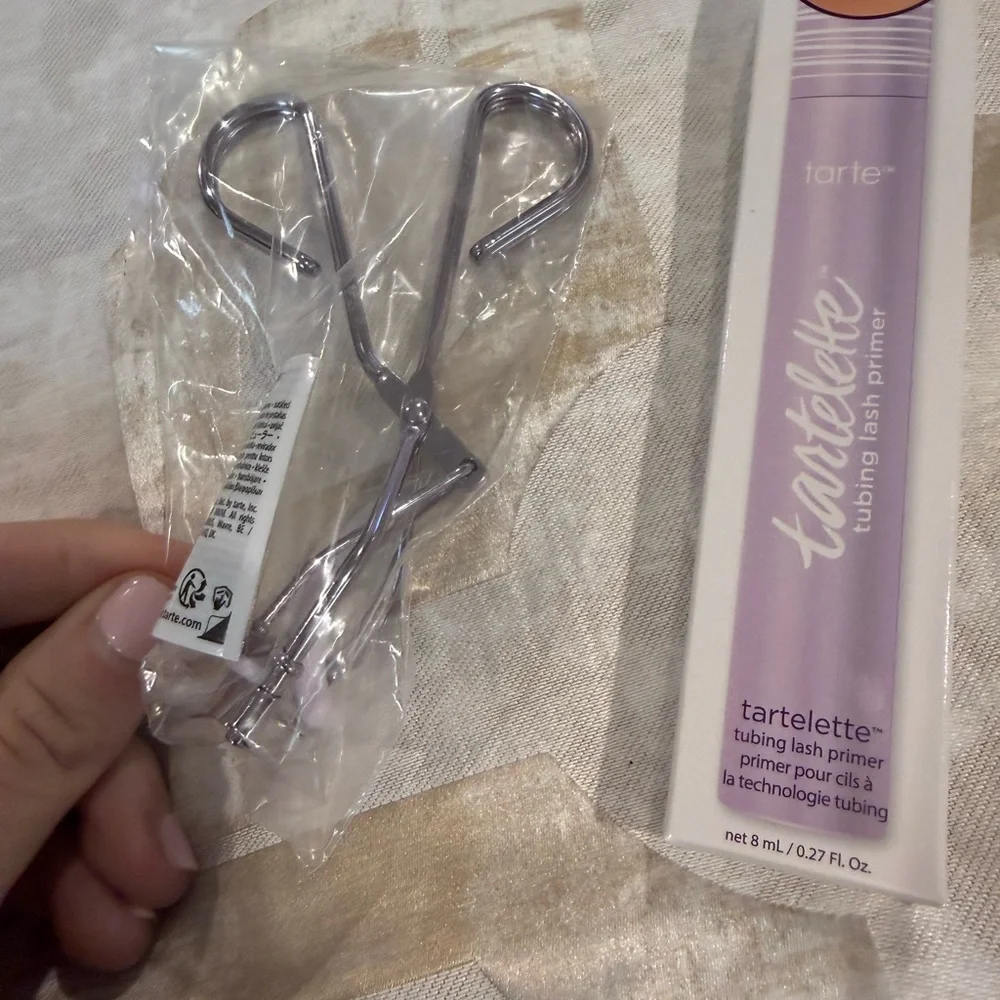 Tarte Tubing Lash Primer – Tarte & Silver Eyelash Curler Bundle - Picture 5 of 11